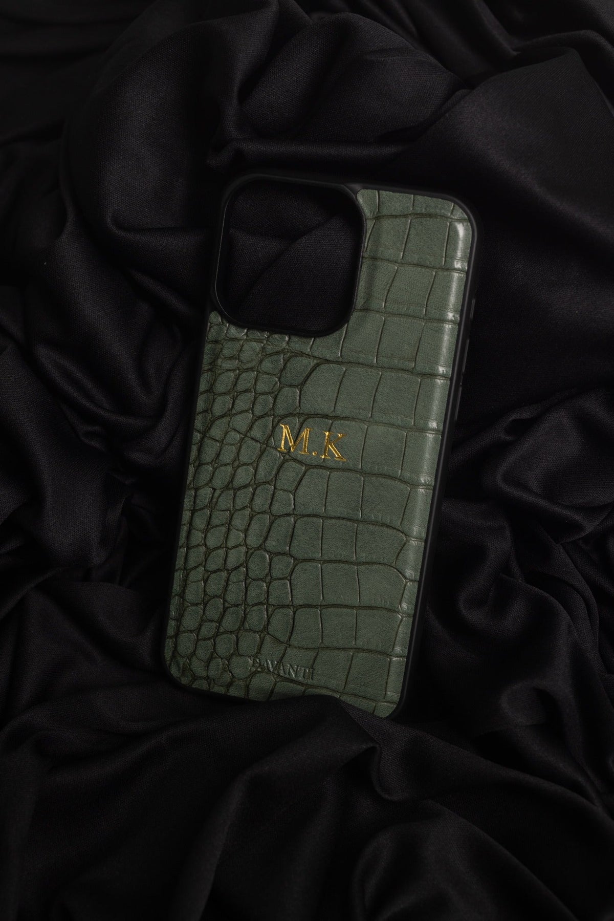Estuche DAVANTI Cavalli verde personalizado sobre tela negra